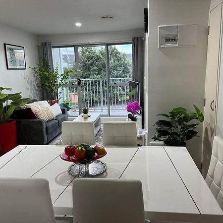 Immaculate 3 Bd 2 Bth Apartment -Free Carpark & Pool Auckland Luaran gambar